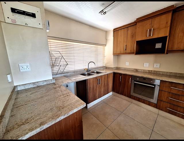 3 BEDROOM DUPLEX TO LET IN MORNINGSIDE